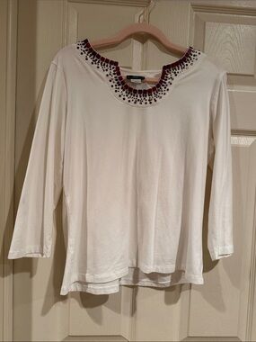 Lark lane Long Sleeve Women's Top with Jewel Neckline